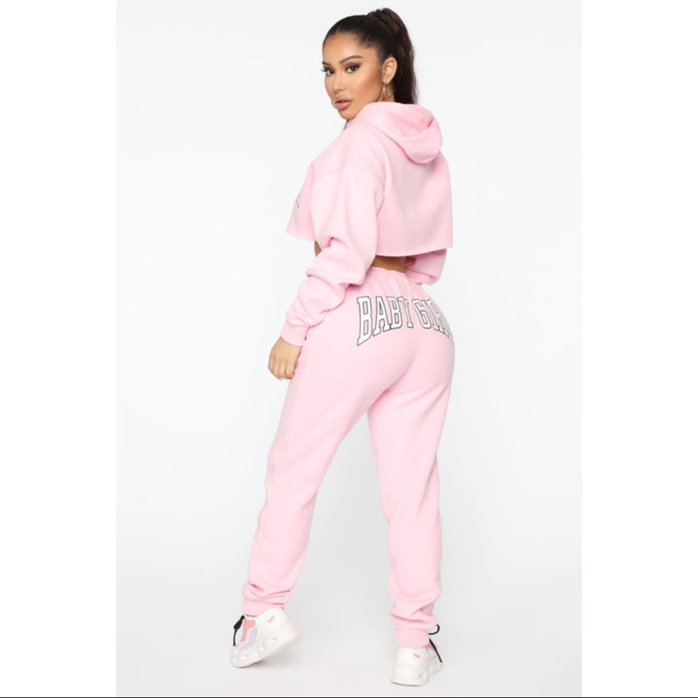 🌛3/$50 Pink Matching Sweatshirt & Sweatpants Size S